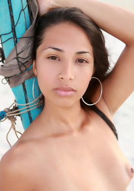 Ruth Medina in Beach player